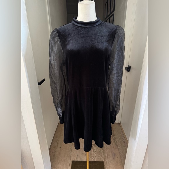 NWT | Astr | Velvet Sheer Puff Sleeve Dress | Sz L - Picture 4 of 12